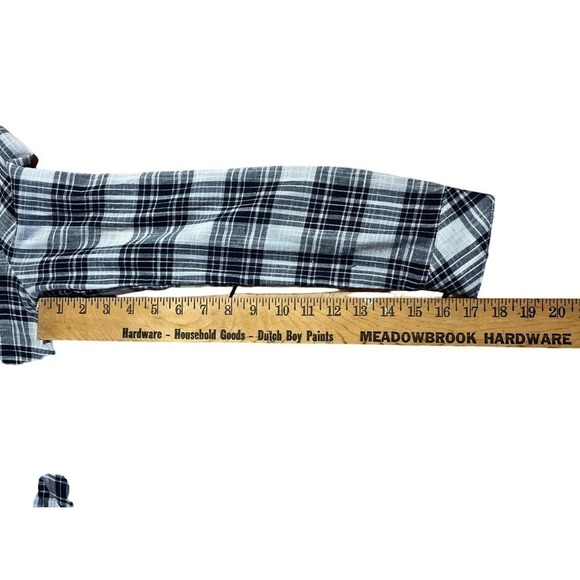 Altar'd state women's plaid blouse/top. Floral print on backside. Size Small. - Picture 5 of 8